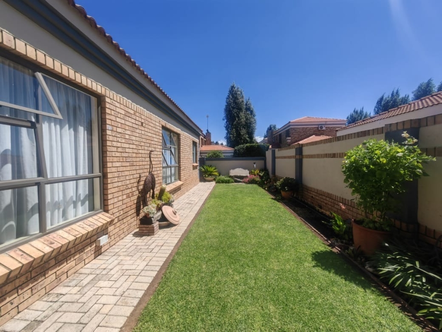 3 Bedroom Property for Sale in Grimbeeck Park North West